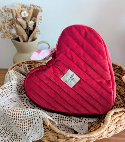La trousse cœur en velours