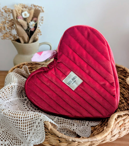 La trousse cœur en velours