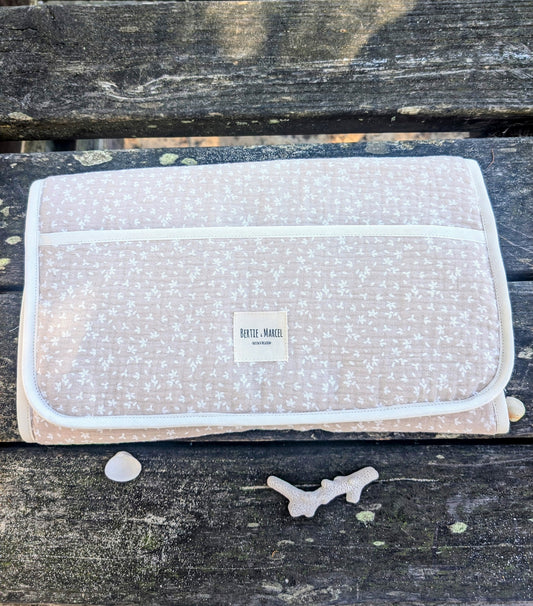 Le tapis à langer Jeanne