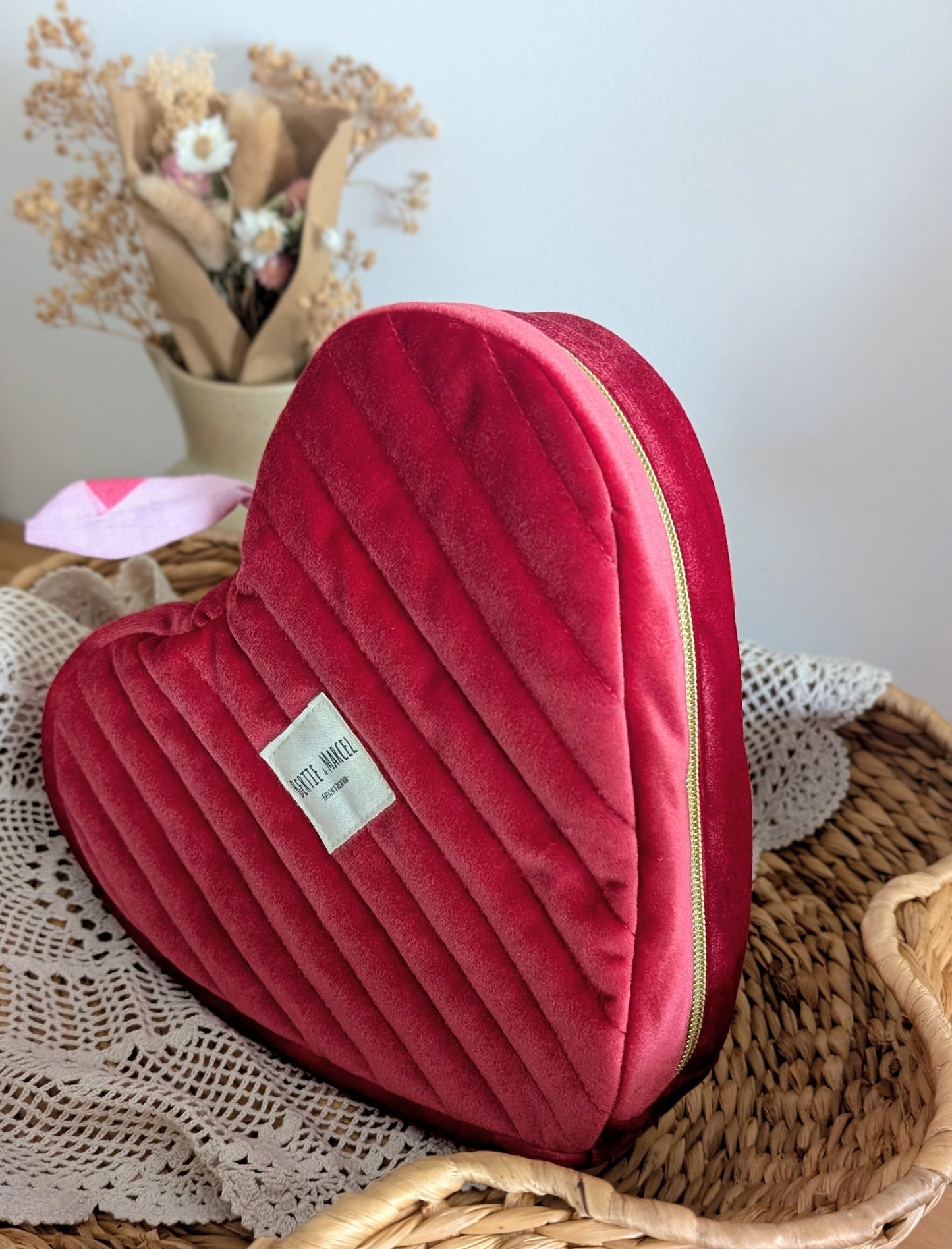 La trousse cœur en velours