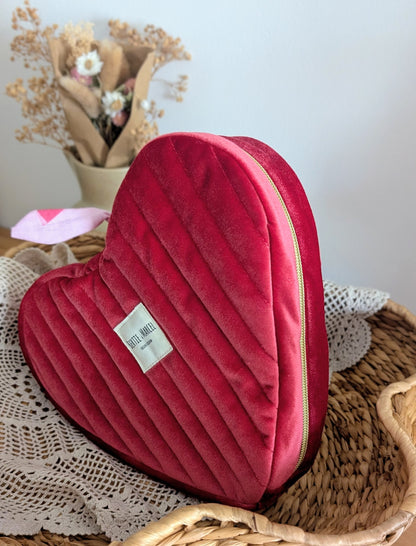 La trousse cœur en velours