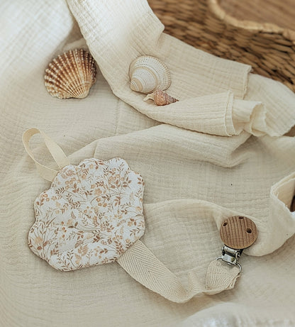 Attache tétine coquillage
