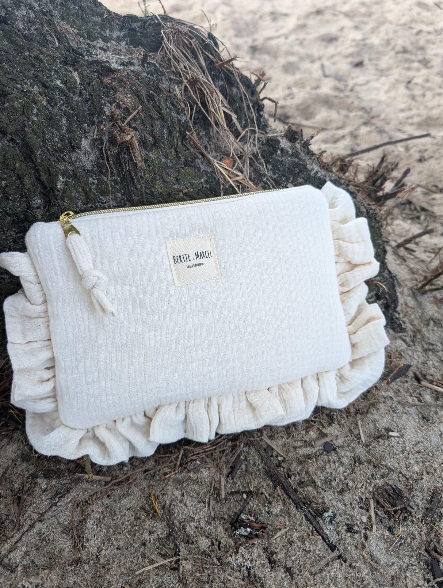 Pochette à volants écru