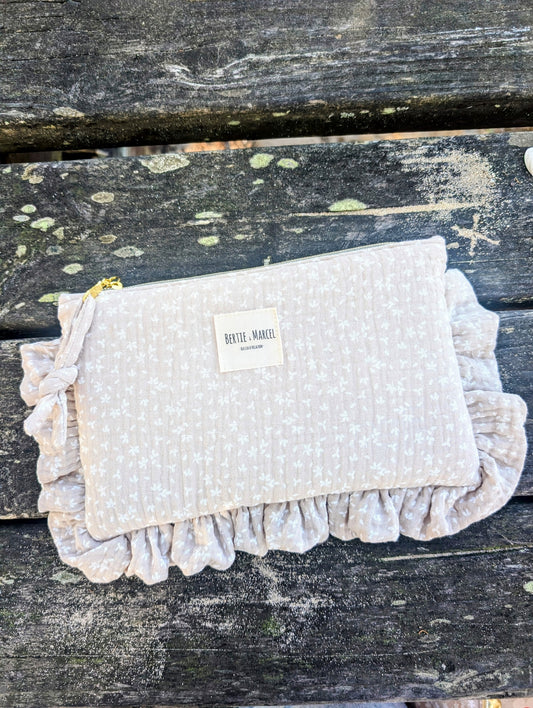 La pochette à volant Jeanne